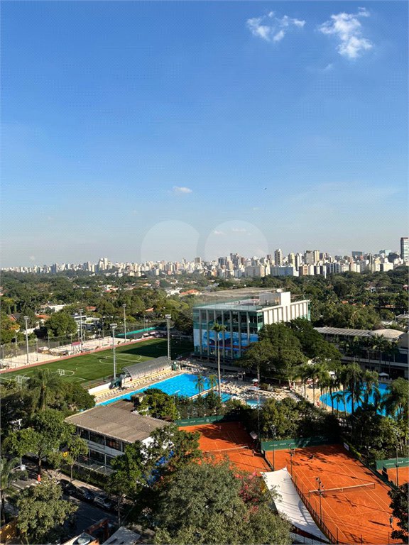 Apartamento à venda com 3 quartos, sendo 1 suíte, em Cerqueira César, São Paulo, SP