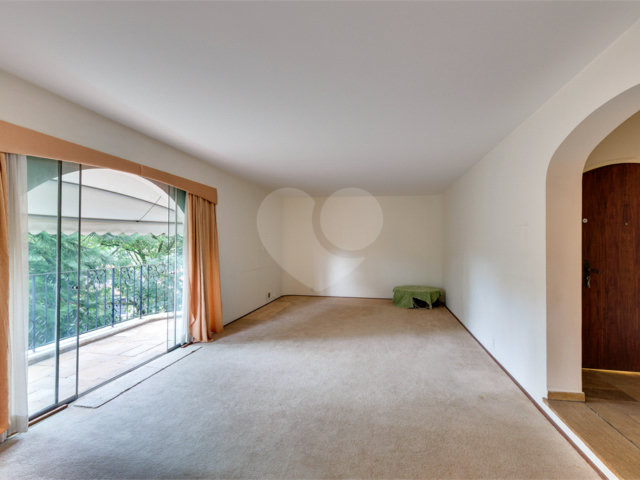Apartamento à venda com 4 quartos, sendo 2 suítes,  em Granja Julieta, São Paulo, SP