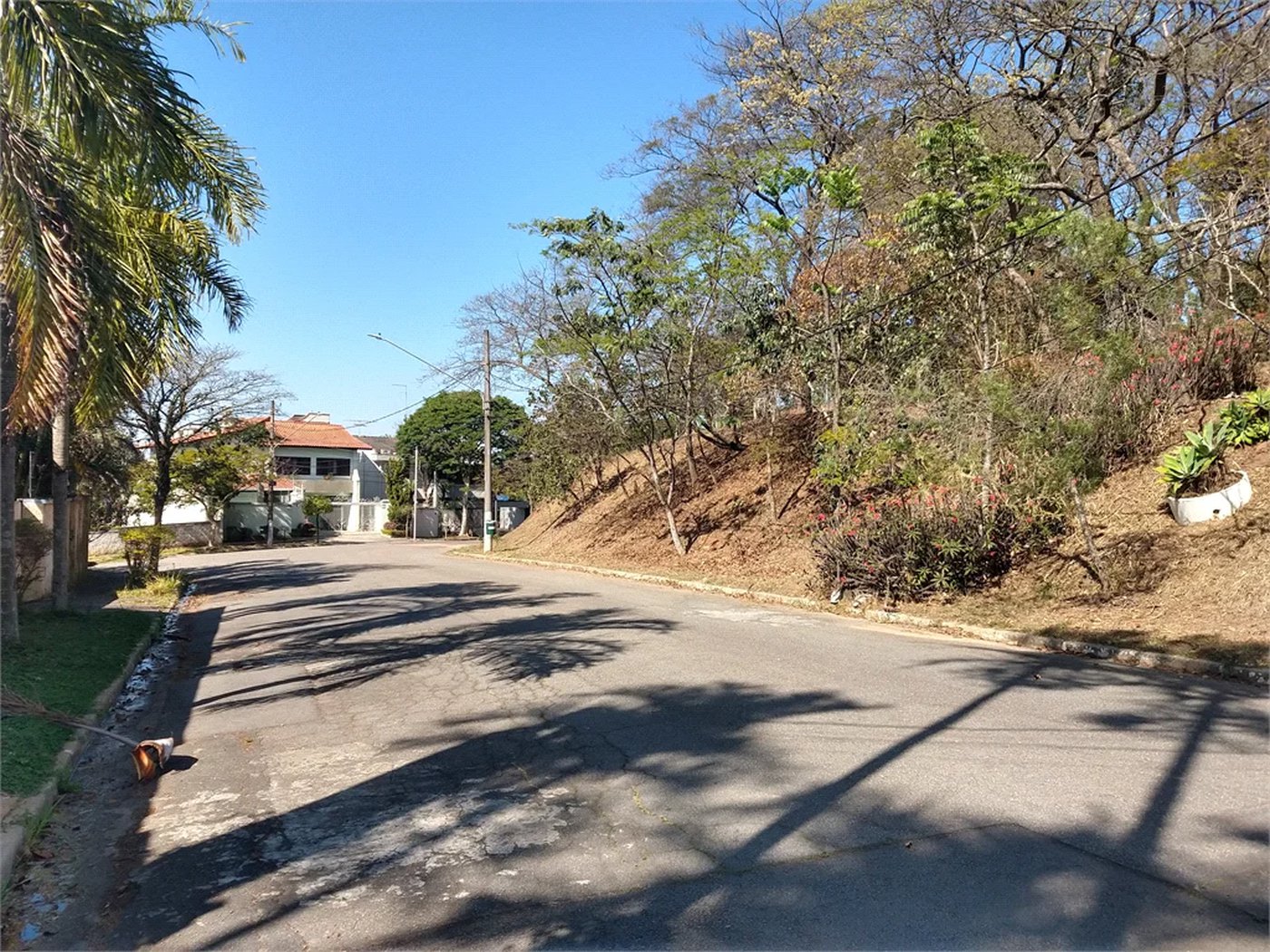 Sobrado à venda com 4 quartos, sendo 1 suíte,  em Parque dos Príncipes, São Paulo, SP