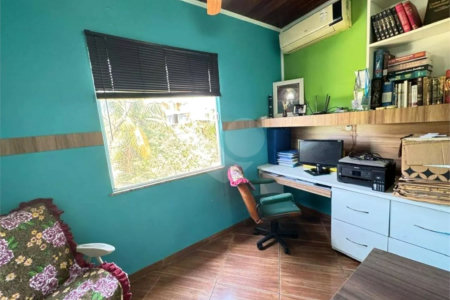 Casa à venda com 5 quartos, sendo 1 suíte, em Guaratiba, Rio de Janeiro, RJ