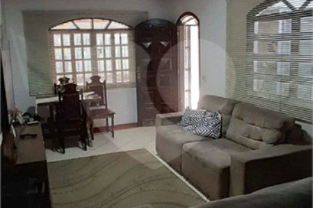Sobrado à venda com 2 quartos, sendo 1 suíte, em Jardim Monte Cristo, Suzano, SP