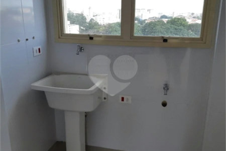 Apartamento à venda com 3 quartos, sendo 1 suíte, em Vila Paulicéia, São Paulo, SP