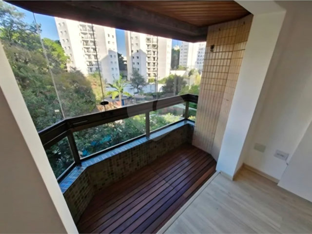 Apartamento à venda com 3 quartos, sendo 1 suíte,  em Butantã, São Paulo, SP