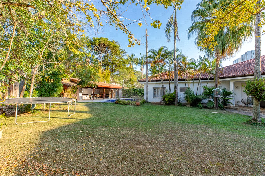 Casa Térrea à venda com 5 quartos, sendo 3 suítes, em Jardim Marajoara, São Paulo, SP
