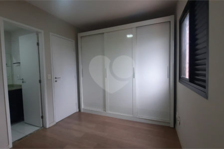 Apartamento à venda com 3 quartos, sendo 1 suíte, em Jardim Marajoara, São Paulo, SP