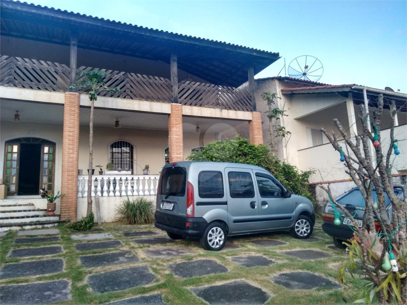 Casa à venda com 5 quartos, sendo 2 suítes, no condomínio Terras de Santa Rosa, Salto - SP