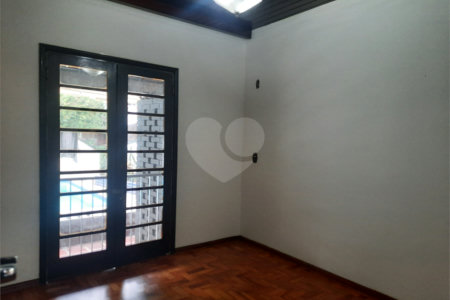 Casa Térrea à venda com 3 quartos, sendo 2 suítes,  em Jardim Marajoara, São Paulo, SP