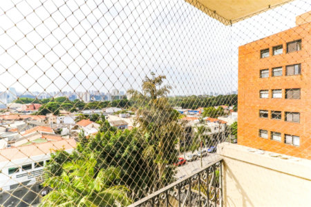 Apartamento à venda com 3 quartos, sendo 1 suíte, em Santo Amaro, São Paulo, SP