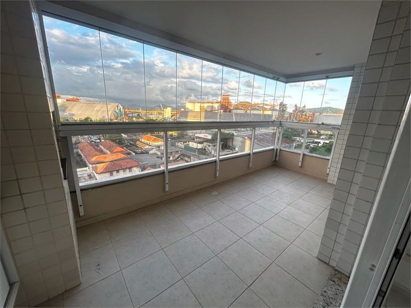 Apartamento Residencial à venda, Gonzaga, Santos - AP0322.