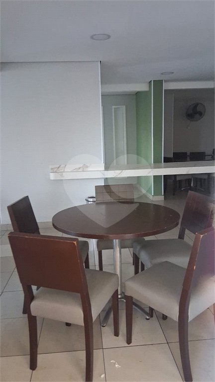 Apartamento à venda com 3 quartos, sendo 1 suíte, em Jardim Tupanci, Barueri, SP