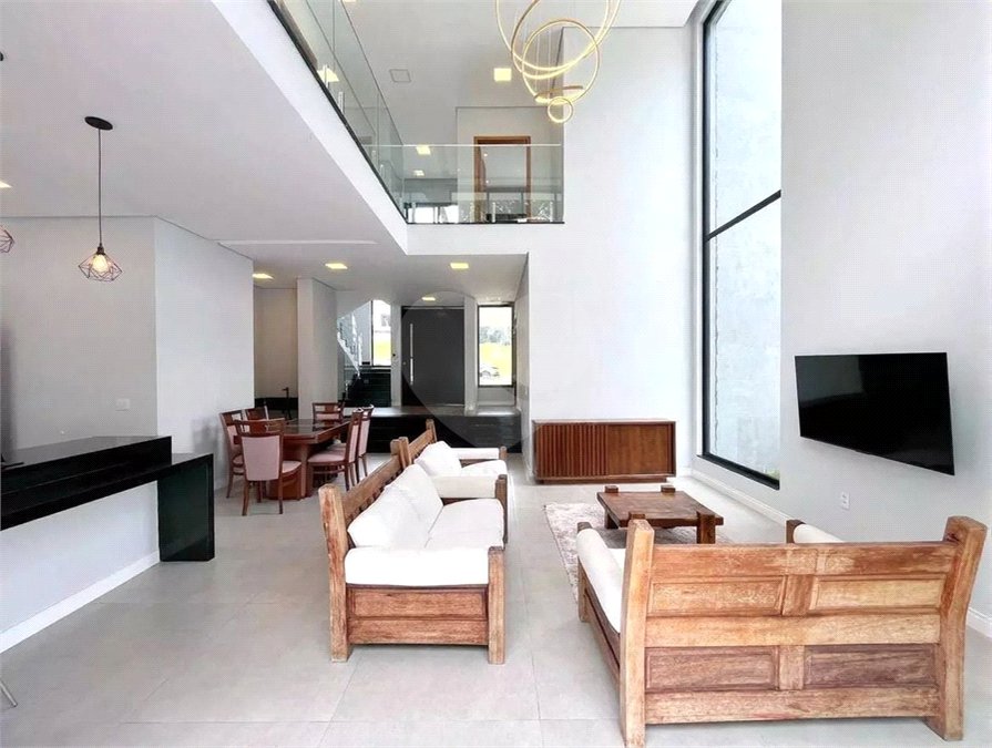 Casa à venda com 3 suítes no condomínio Ninho Verde II, Pardinho - SP