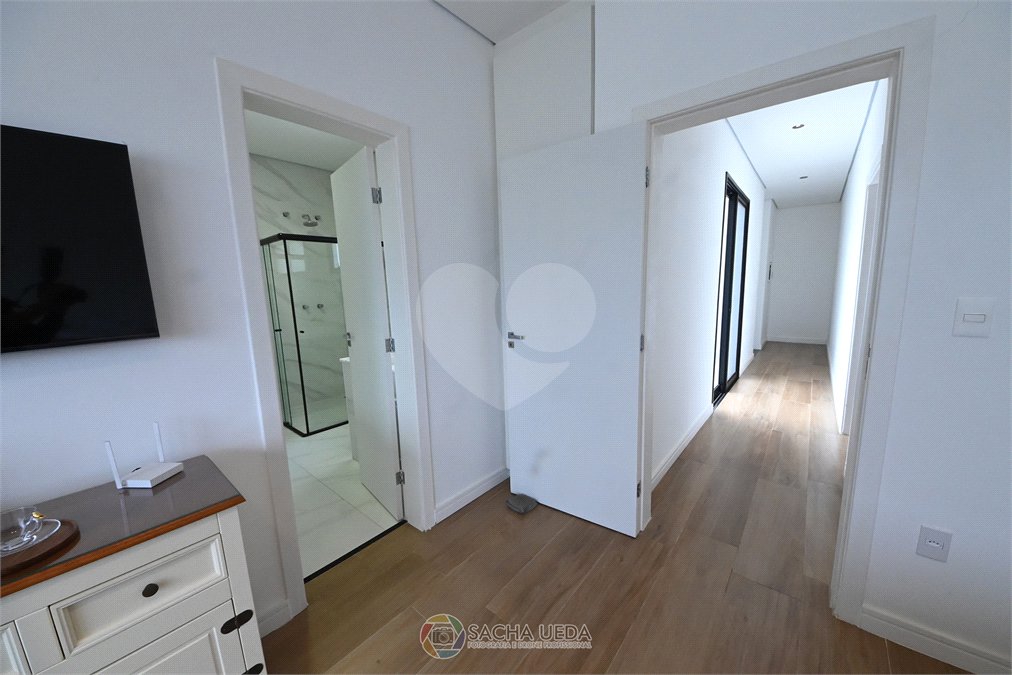 Indaiatuba - SP - Condomínio Helvetia Park - 490 m² Terreno - Sobrado com 307 m² de Área Construída - Escritório com móveis planejados - Sala de estar e jantar ampla e integradas - Cozinha planejada completa, com eletrodomésticos (cooktop, forno, coifa, geladeira, microondas) - Lavanderia