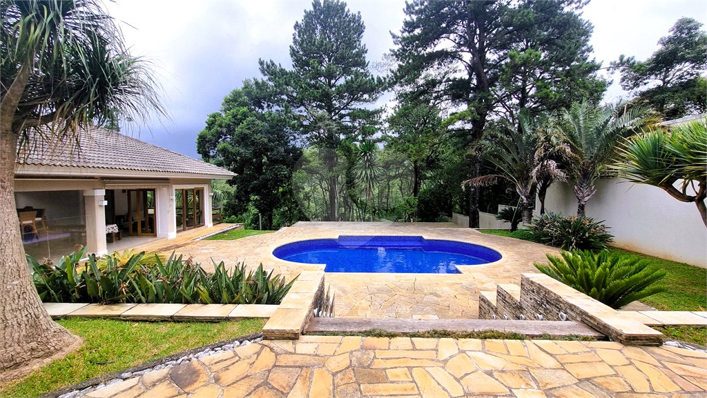 Casa à venda ou para alugar com 5 suítes em Serra da Cantareira, Mairiporã, SP