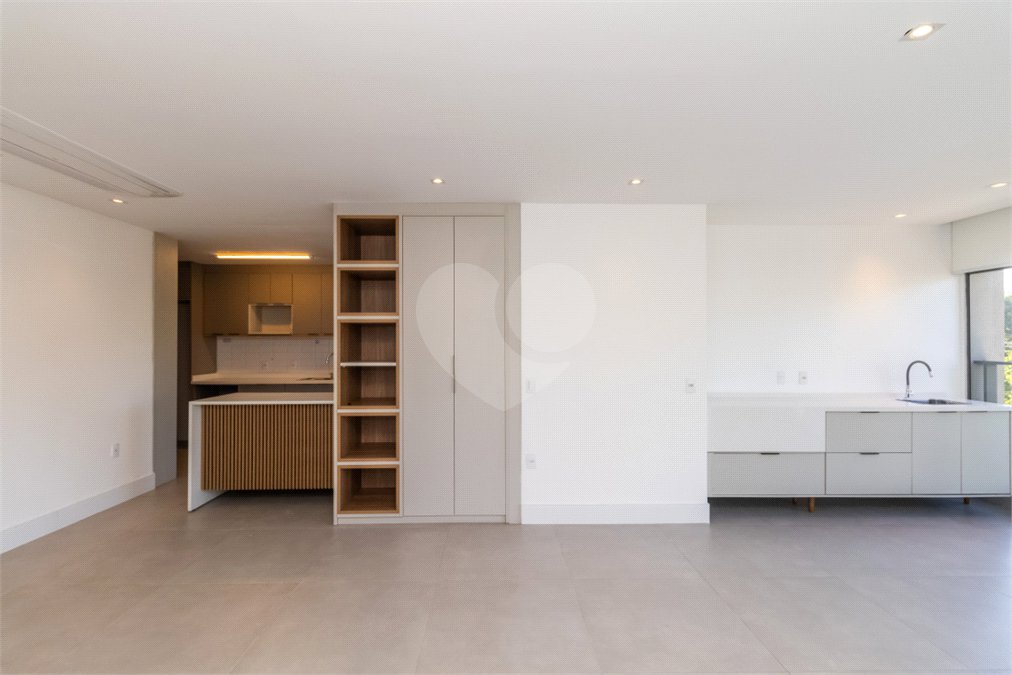 Apartamento à venda com 3 suítes em Campo Belo, São Paulo, SP