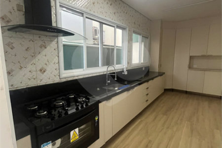 Casa à venda ou para alugar com 2 quartos, sendo 4 suítes, no condomínio Residencial Jardim Bréscia, Indaiatuba - SP