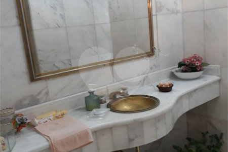 Casa à venda ou para alugar com 5 suítes em Jardim Leonor, São Paulo, SP