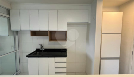 Apartamento à venda com 3 quartos, sendo 1 suíte,  em Parque Reboucas, São Paulo, SP
