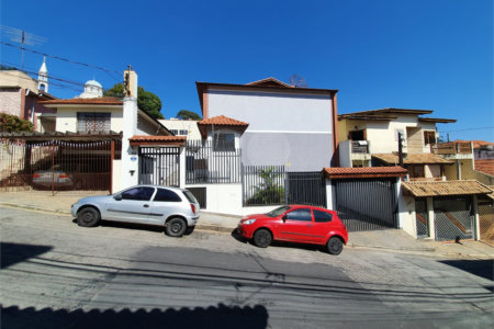 Casa à venda com 3 quartos, sendo 1 suíte, no condomínio Res Azaléias, São Paulo - SP