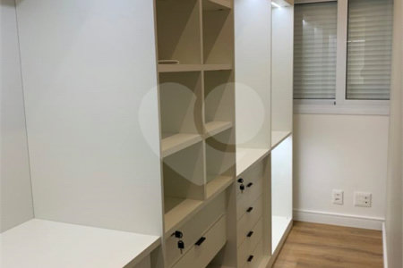 Apartamento à venda com 3 suítes em Indianópolis, São Paulo, SP