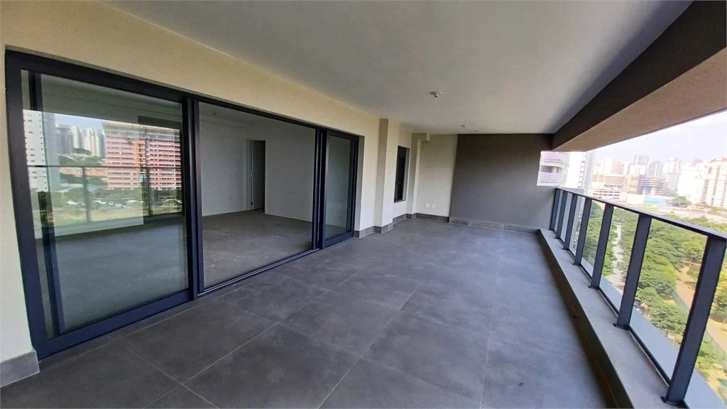Apartamento à venda com 4 quartos, sendo 2 suítes, em Água Branca, São Paulo, SP