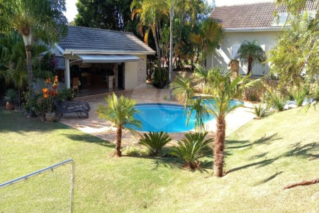 Casa à venda com 3 quartos, sendo 1 suíte,  em Bosque, Vinhedo, SP