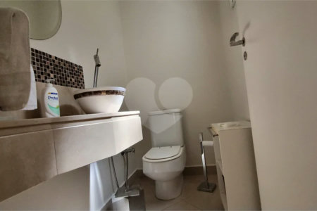 Lindo sobrado com 4 suites e piscina à venda, 365m², por R$ 2.450.000,00 no condomínio Villa Suiça, em Indaiatuba/SP.