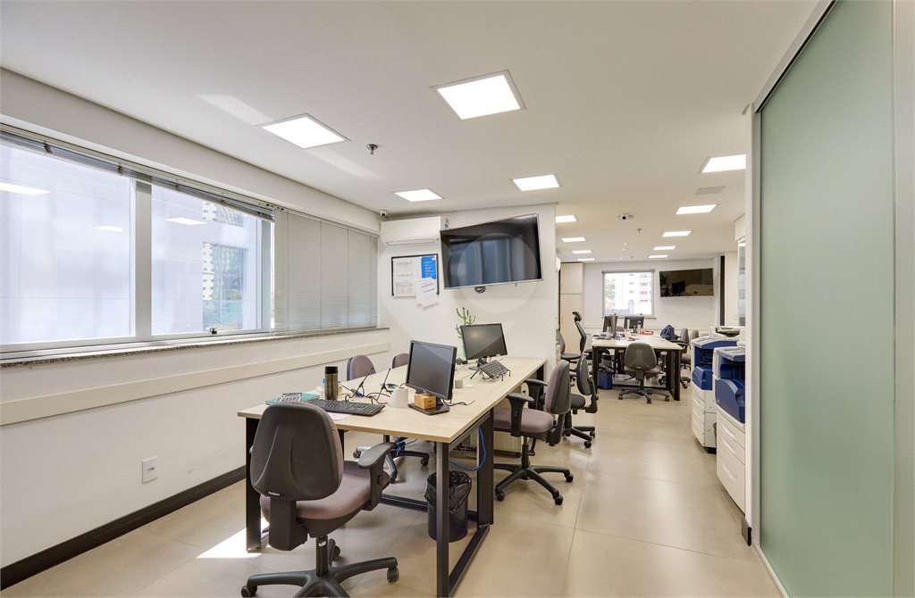 Sala comercial á venda em Santo Amaro, São Paulo - SP