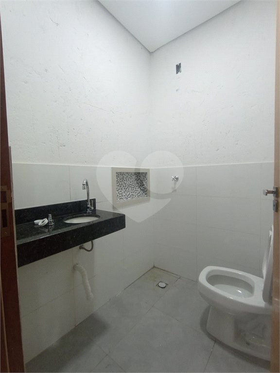 Casa à venda com 3 quartos, sendo 2 suítes, no condomínio Vila Rica, Indaiatuba - SP