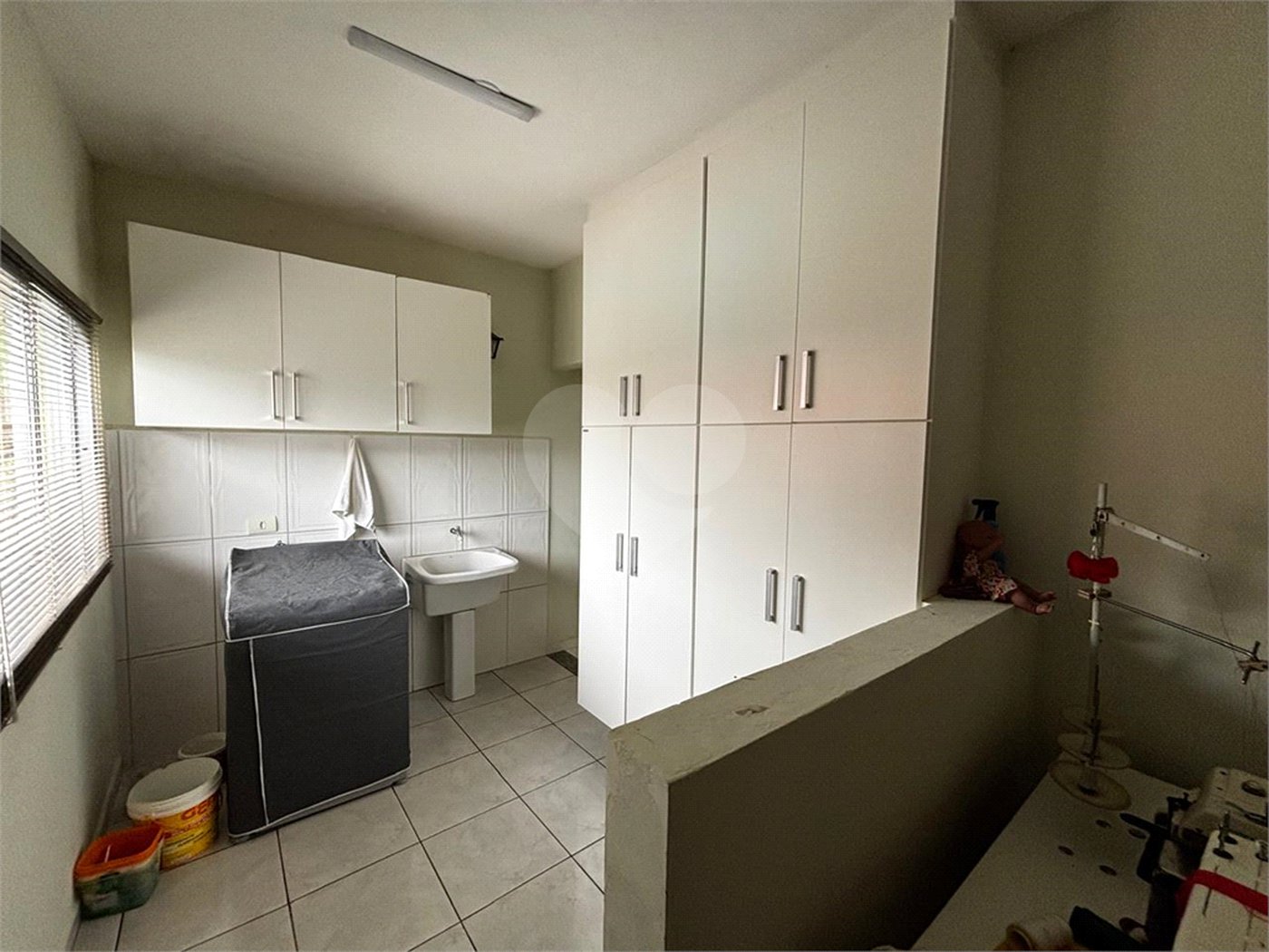 Casa à venda com 4 quartos, sendo 2 suítes, no condomínio Zuleika Jabour, Salto - SP