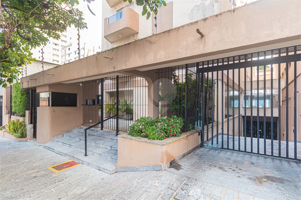 Apartamento à venda com 3 quartos, sendo 1 suíte, em Alto da Boa Vista, São Paulo, SP