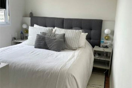Apartamento à venda com 4 quartos, sendo 1 suíte,  em Parque São Jorge, São Paulo, SP