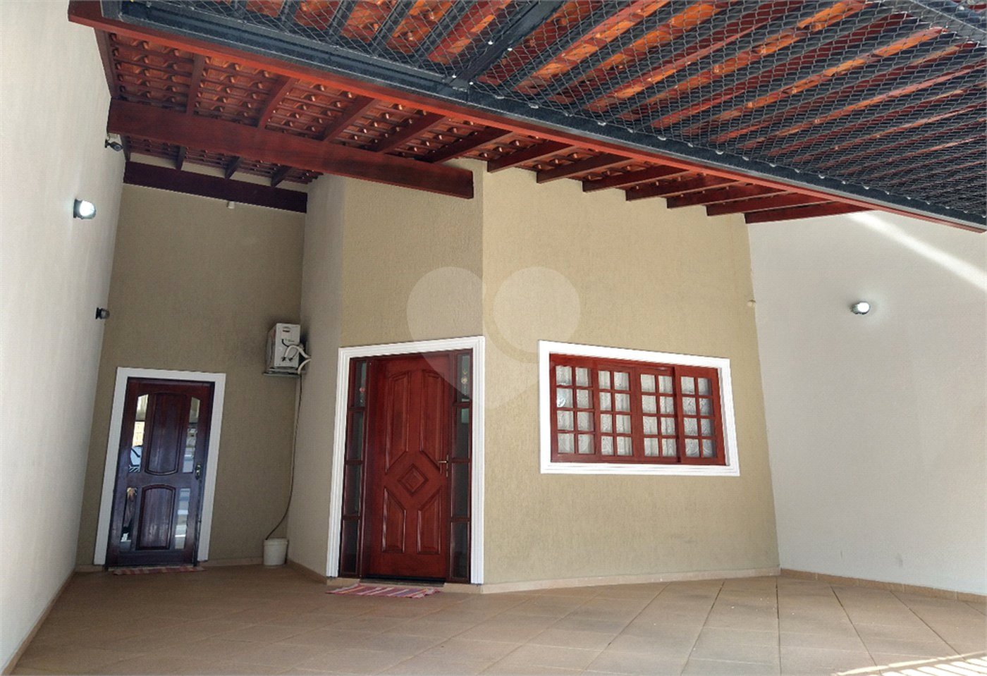 Sobrado à venda com 3 quartos, sendo 2 suítes, em Jardim Hubert, Indaiatuba, SP