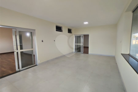 Casa à venda ou para alugar com 5 quartos, sendo 3 suítes, em Vila Maria, Itapetininga, SP