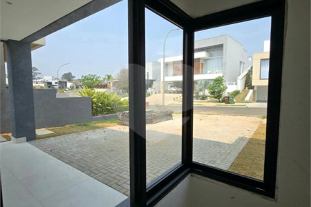 Casa à venda com 4 quartos, sendo 3 suítes, no condomínio Alphaville Nova Esplanada 4, Votorantim - SP