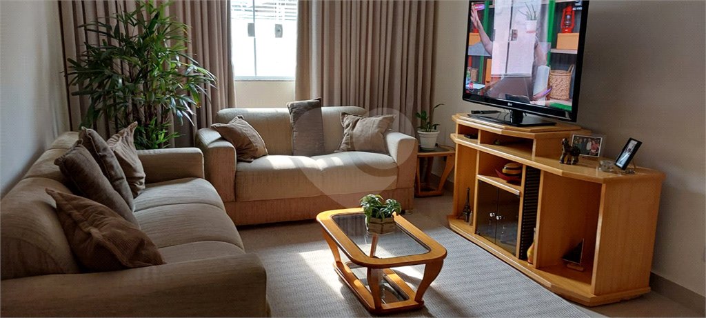 Casa à venda com 3 quartos, sendo 1 suíte,  em Vila Galvão, Guarulhos, SP