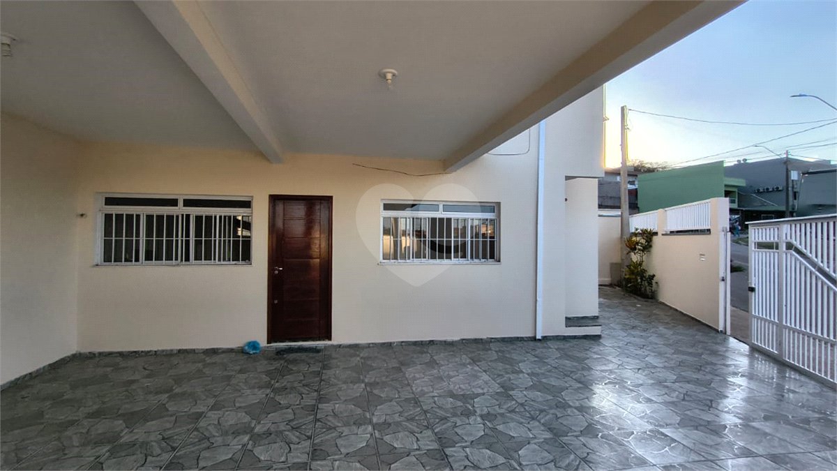 Casa à venda com 3 quartos em Santa Cândida, Vinhedo, SP