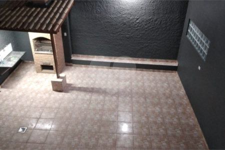 Sobrado à venda com 3 quartos, sendo 1 suíte, em Chora Menino, São Paulo, SP
