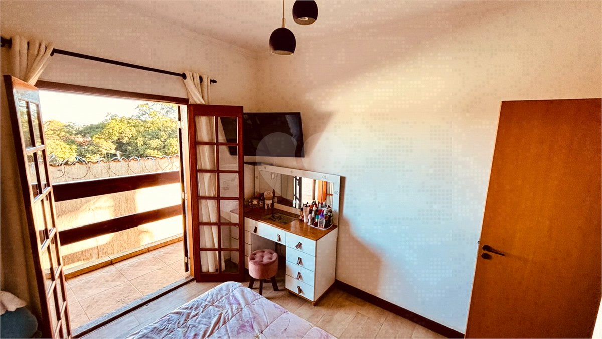 Sobrado à venda com 3 quartos, sendo 1 suíte, em Chácara Recanto Verde, Cotia, SP