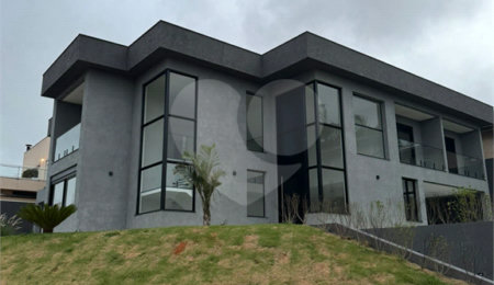 Casa à venda com 5 suítes no condomínio Residencial Santa Maria, Jandira - SP