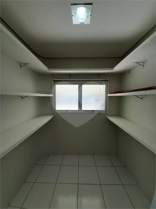 Casa à venda com 4 quartos, sendo 3 suítes, no condomínio Residencial Terras de Vinhedo, Vinhedo - SP