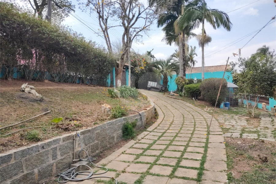 Casa à venda com 5 quartos, sendo 2 suítes, no condomínio Cinco Lagos Portaria II, Mairiporã - SP