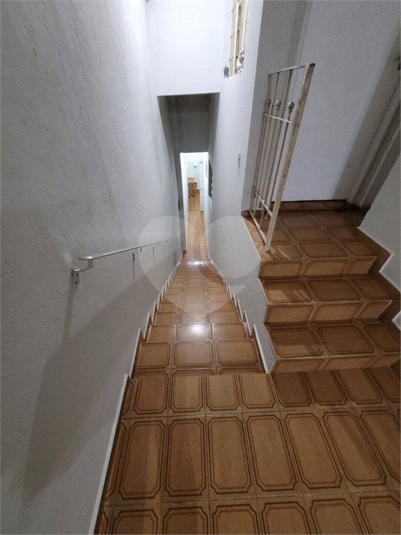 Sobrado à venda com 4 quartos em Vila Jurema, Ferraz de Vasconcelos, SP