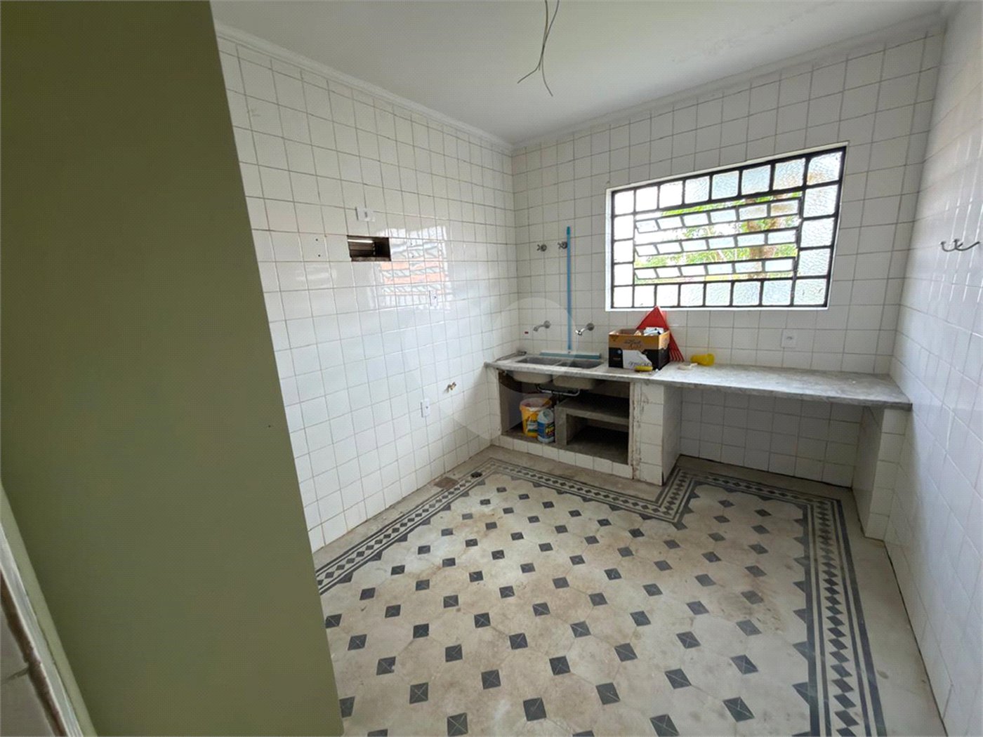 Sobrado para alugar com 6 quartos, sendo 2 suítes,  em Consolação, São Paulo, SP