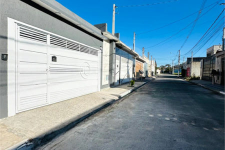 Casa à venda com 2 suítes, em Jardim Quaresmeira III, Suzano, SP