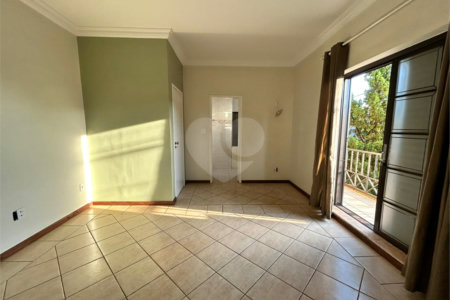Sobrado à venda com 3 quartos, sendo 1 suíte,  em Parque dos Bandeirantes, Ribeirão Preto, SP