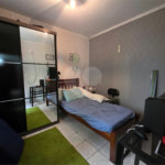 Casa à venda com 4 quartos, sendo 1 suíte, em Vila Paulo Silas, São Paulo, SP
