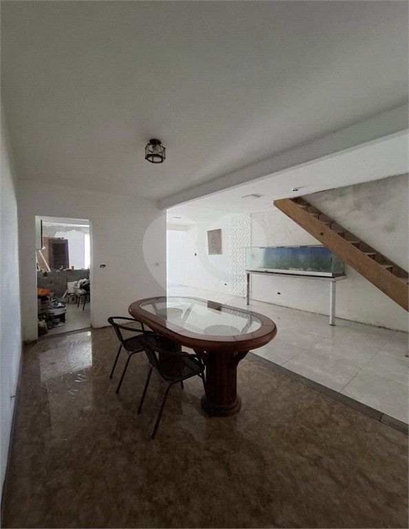 Casa à venda com 6 quartos, sendo 1 suíte,  em Vila Vitória, Mogi das Cruzes, SP