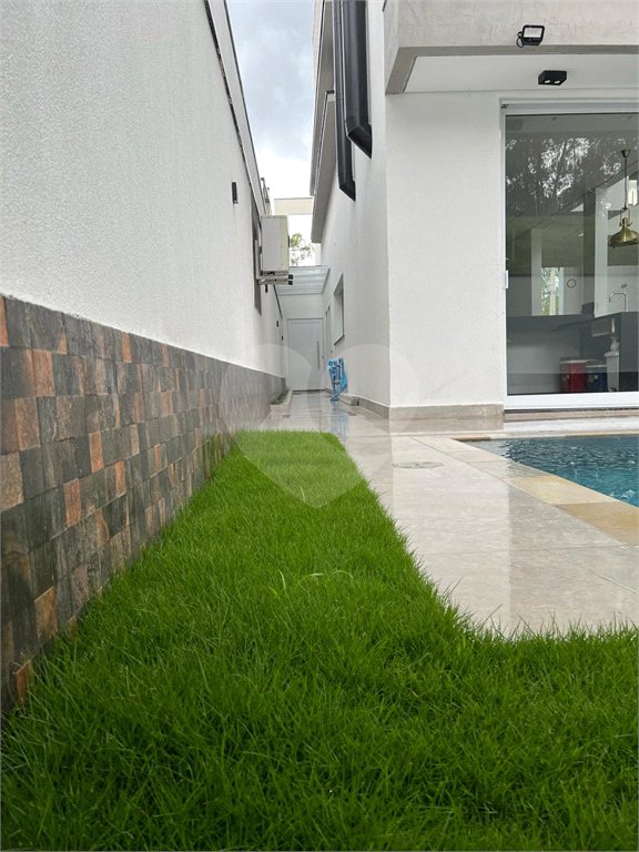 Casa à venda com 4 quartos, sendo 3 suítes,  no condomínio Mosaico Essence - Fase 1, Mogi das Cruzes - SP