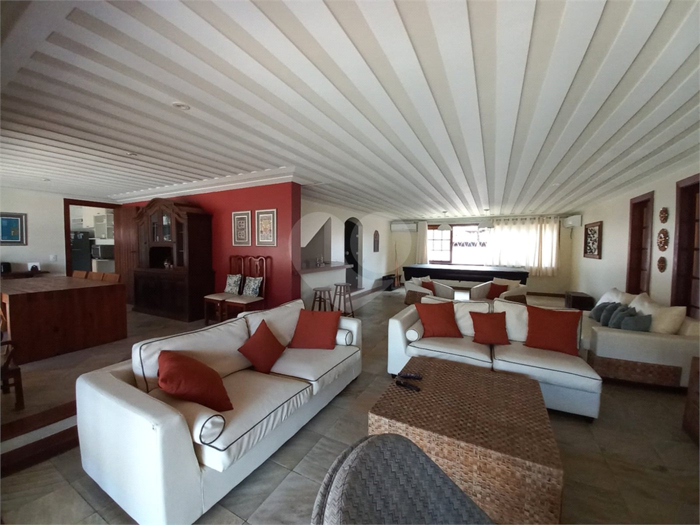 Casa à venda com 4 quartos, sendo 3 suítes,  em Geribá, Armação dos Búzios, RJ
