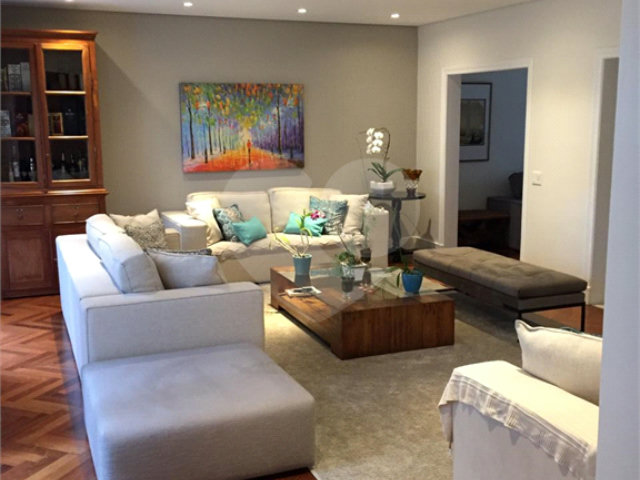 Casa à venda com 4 suítes no condomínio Saint Germain, São Paulo - SP